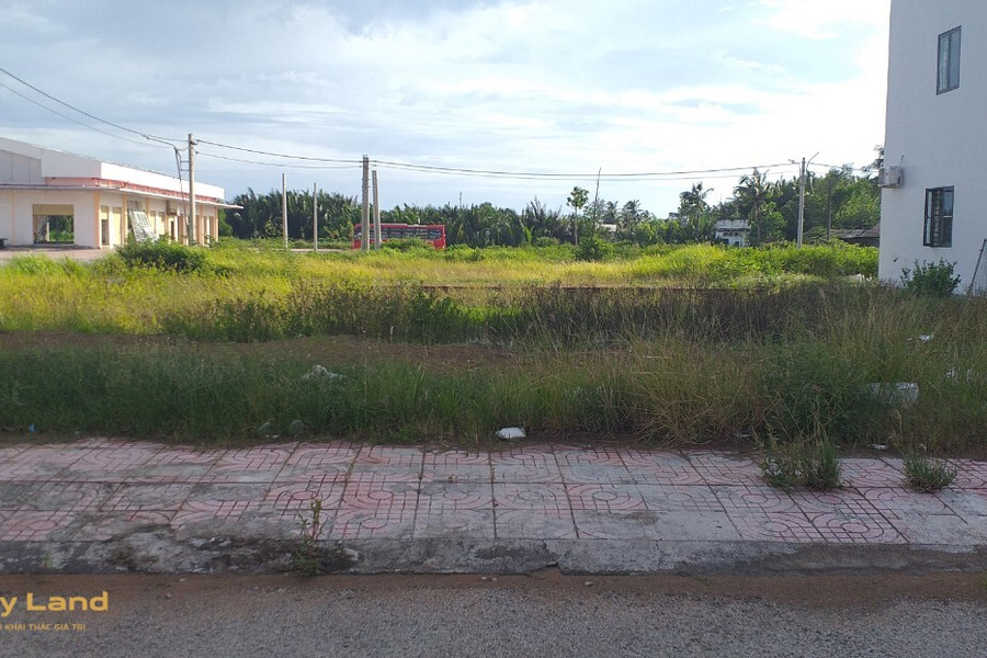 Bán lô đất nền 2 mặt tiền trung tâm thương mại và chợ Thạnh Phú-01