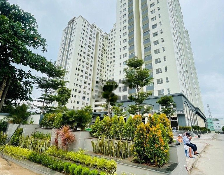 Vị trí đặt tọa lạc gần Trịnh Quang Nghị, Quận 8, bán chung cư bán ngay với giá chốt nhanh 2.1 tỷ, trong căn hộ 3 phòng ngủ, 2 WC khu vực dân cư-01