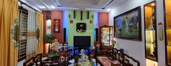 Diện tích chuẩn 95m2 bán nhà vị trí đẹp ngay Nguyễn Phong Sắc, Nghĩa Đô trong nhà gồm có 4 phòng ngủ 3 WC khách có thiện chí liên hệ ngay-03