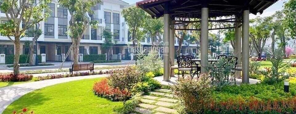 Bán nhà mặt tiền 25m Verosa Park, DT đất: 7x20m, 4 tầng, hướng Nam, giá 17,5 tỷ gọi ngay 0938 241 *** -03