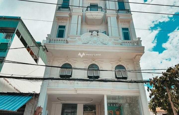 Nhà có 7 PN bán nhà bán ngay với giá quy định 48 tỷ có diện tích gồm 220m2 vị trí thuận lợi nằm trên Nguyễn Văn Lượng, Hồ Chí Minh