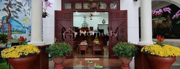 Nợ ngân hàng bán liền kề tọa lạc gần Hải Châu, Đà Nẵng giá bán khuyến mãi 18.5 tỷ diện tích thực tế 205m2 bãi đậu xe rộng-02