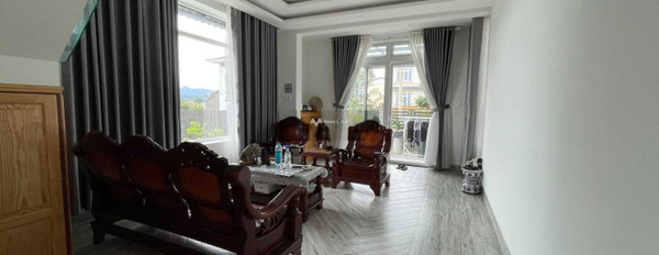 Bán biệt thự ngay ở Đà Lạt, Lâm Đồng bán ngay với giá hấp dẫn từ 18 tỷ diện tích chuẩn 248m2, hướng Đông - Bắc, nhà này có 4 phòng ngủ-03
