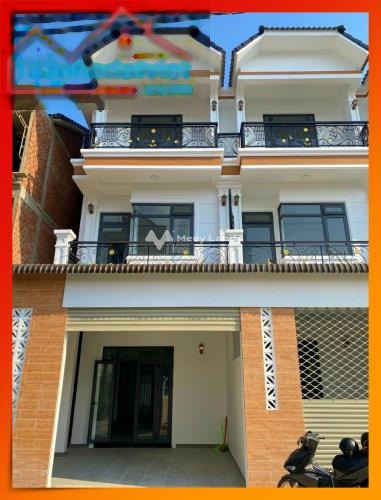 Với đường 4 mét vị trí đẹp ngay tại Nguyễn Hữu Cầu, Đà Lạt bán nhà bán ngay với giá thực tế 3.7 tỷ tổng quan trong nhà có 3 PN-01