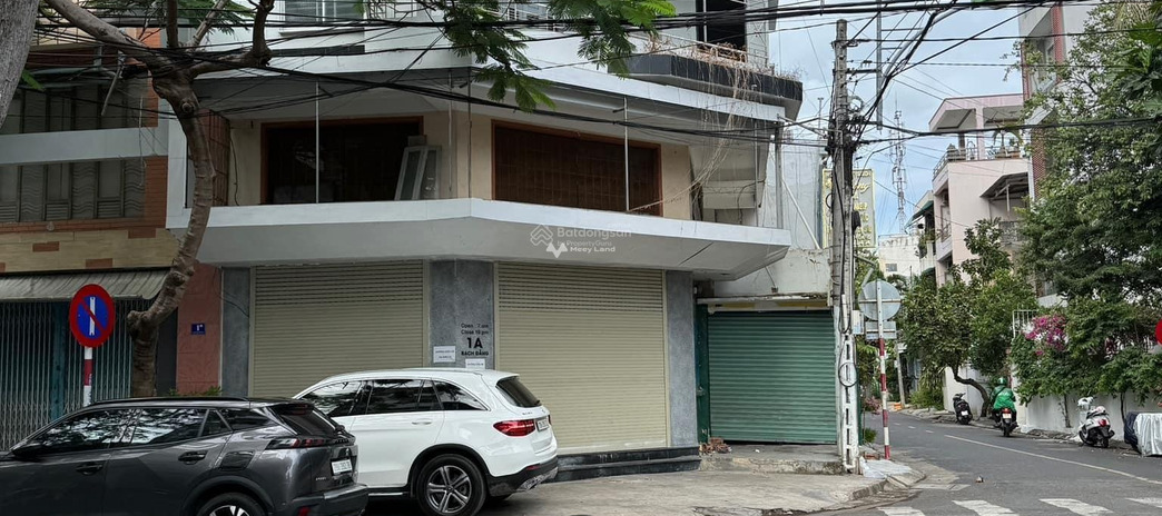 Tọa lạc gần Bạch Đằng, Nha Trang bán nhà bán ngay với giá rẻ 9.9 tỷ diện tích gồm 50.9m2 trong căn nhà này có 3 PN liên hệ chính chủ.