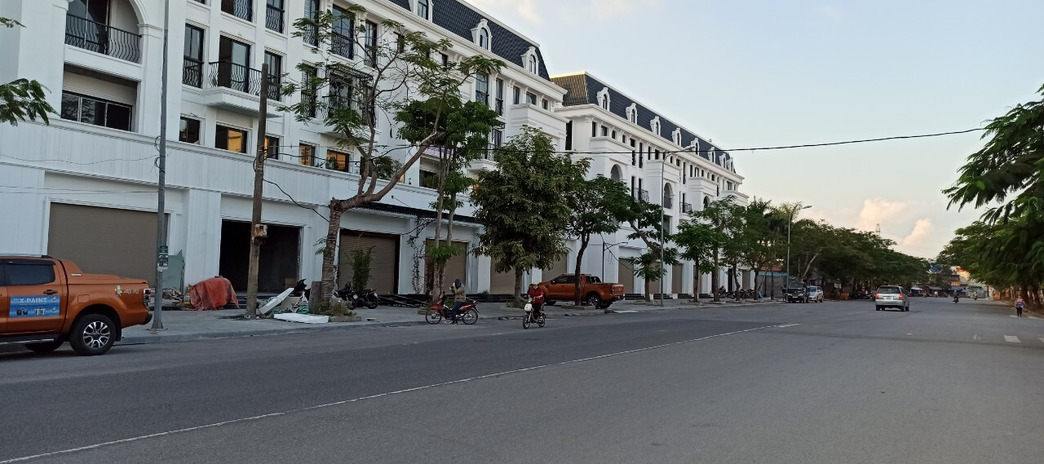 Duy nhất 1 căn Shophouse Làng Việt Kiều, mặt đường diện tích 112m2, 5 tầng, cực đẹp, giá 9 tỷ
