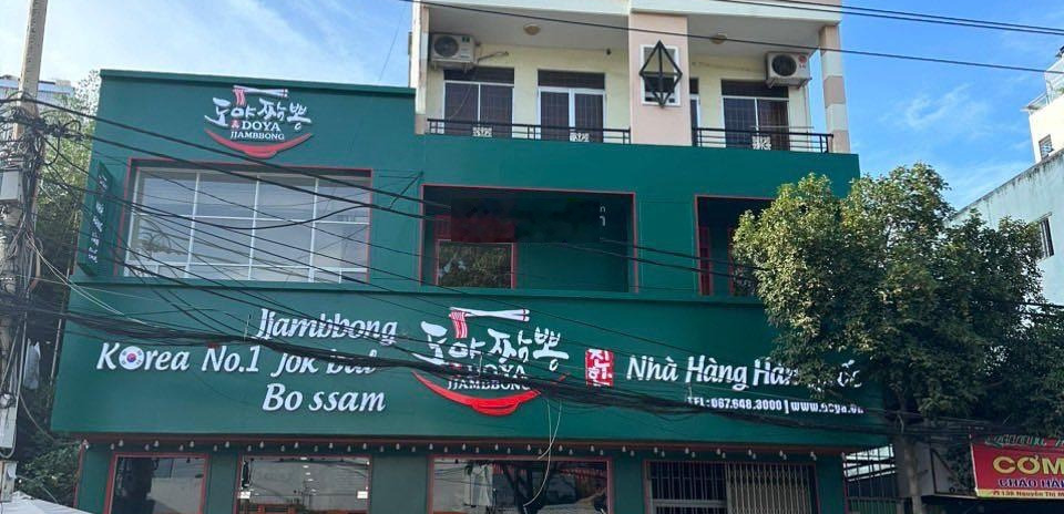 Nhà Mặt tiền đường Nguyễn Thị Minh Khai ngang 12,4m 