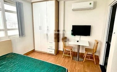 Trong căn hộ nhìn chung gồm có 1 phòng ngủ, cho thuê căn hộ vị trí đẹp tọa lạc ngay ở Phường 11, Phú Nhuận, 1 WC trao đổi trực tiếp-02