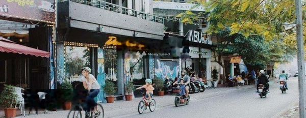 Nằm ở Quảng An, Hà Nội bán nhà bán ngay với giá khoảng từ 16.3 tỷ diện tích chuẩn 57m2 nhà này bao gồm 6 phòng ngủ lh xem trực tiếp-03