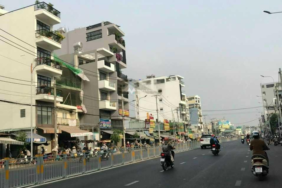 Bán nhà vị trí phát triển Bình Thạnh, Hồ Chí Minh bán ngay với giá quy định chỉ 18.5 tỷ có diện tích rộng 110m2 nhìn chung gồm có 8 PN-01