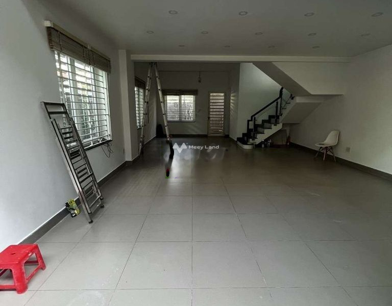 Tọa lạc tại Phường 1, Phú Nhuận cho thuê nhà giá thuê chính chủ chỉ 40 triệu/tháng, căn nhà gồm tổng cộng 4 PN, 5 WC-01