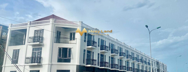 Có dt gồm 248 m2 bán nhà vị trí thuận lợi tọa lạc ngay tại Võ Nguyên Giáp, Thừa Thiên Huế hướng Nam tổng quan bên trong ngôi nhà 3 phòng ngủ 3 WC hỗ t...-03