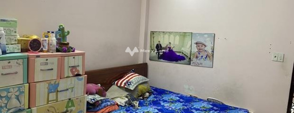 Trong nhà nhìn chung bao gồm 3 phòng ngủ bán nhà bán ngay với giá tốt nhất 12 tỷ có diện tích 82m2 vị trí mặt tiền ngay Bình Hưng Hòa, Hồ Chí Minh-03