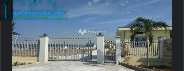 Vợ chồng tôi cần bán kho bãi có diện tích gồm 136000m2 vị trí đặt vị trí nằm trên Đường 715, Bắc Bình bán ngay với giá cực sốc chỉ 65 tỷ liên hệ liền-03