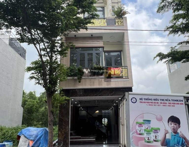 Nằm tại Lê Hồng Phong, Dĩ An, bán nhà, giá bán cực kì tốt chỉ 5 tỷ có diện tích 69m2, nhìn chung gồm 4 phòng ngủ lh xem trực tiếp-01