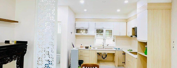 Nhà có 6 phòng ngủ bán nhà ở có diện tích gồm 57.2m2 bán ngay với giá thương mại chỉ 15 tỷ vị trí đặt tọa lạc ngay tại Bến Vân Đồn, Quận 4-02