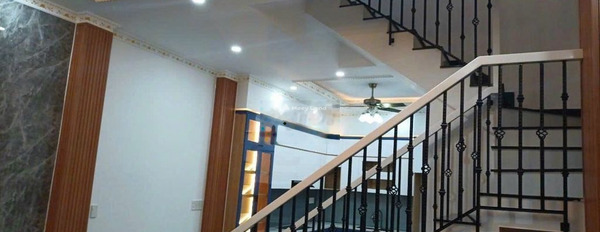 Nhà có 4 phòng ngủ bán nhà ở diện tích gồm 80m2 giá bán cực tốt chỉ 639 triệu vị trí đặt gần Bình Chánh, Hồ Chí Minh, hướng Đông Nam-02