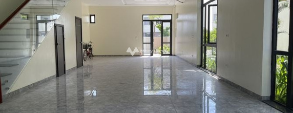 Cho thuê nhà Diện tích nền 120m2 vị trí đặt ở trong Phù Chẩn, Từ Sơn giá thuê hợp lý từ 23 triệu/tháng, căn nhà có 3 PN, với đường nhựa ngang 50 mét-03