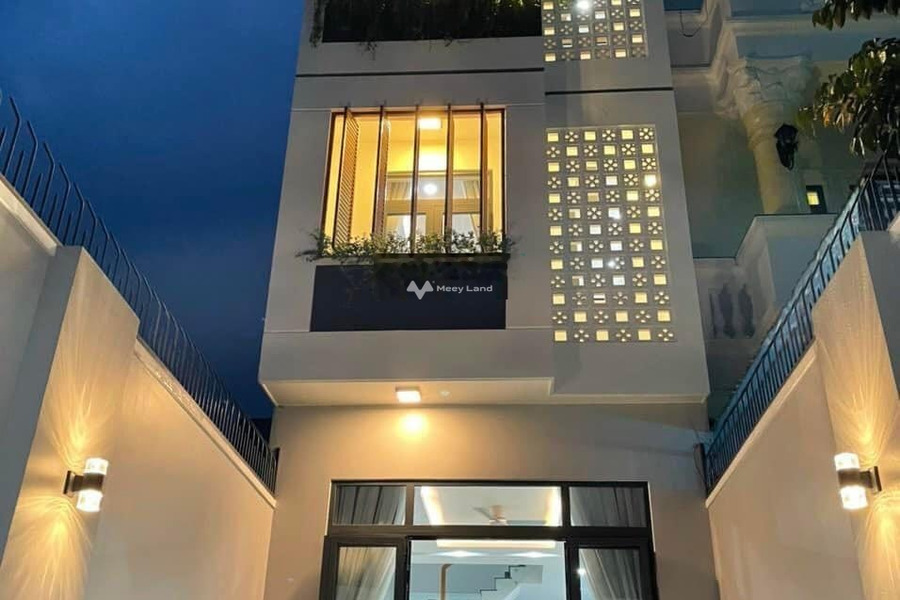 Nằm tại Thủ Đức, Hồ Chí Minh, bán nhà diện tích rộng 90m2, căn nhà có 6 PN vị trí siêu đẹp-01