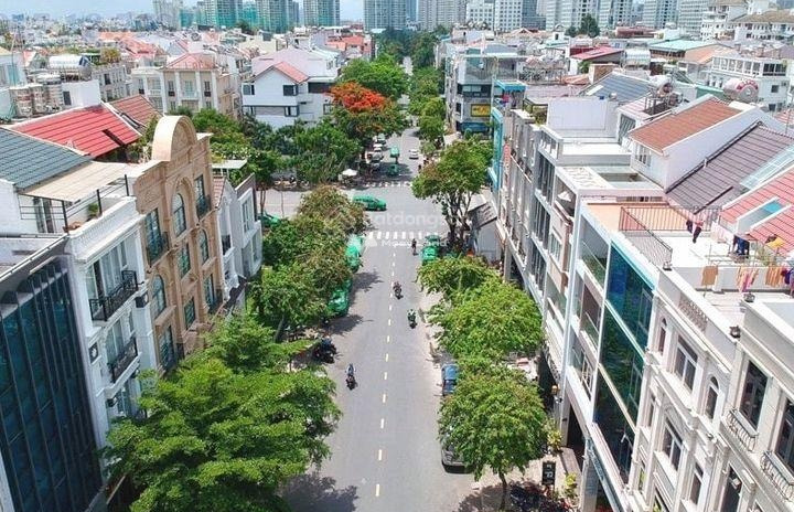 Bán liền kề nội thất tinh xảo Cơ bản mặt tiền nằm tại Quận 7, Hồ Chí Minh giá bán cực tốt chỉ 32 tỷ diện tích chung 111m2