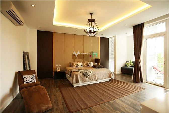 5 phòng ngủ, bán biệt thự, bán ngay với giá thỏa thuận chỉ 56 tỷ tổng diện tích 250m2 vị trí thuận lợi ngay Tân Thuận Đông, Hồ Chí Minh-01