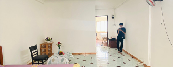 Phòng cho thuê sẵn nội thất – Kế ngã tư Hàng Xanh - Bình Thạnh ngay cụm các trường đại học-03
