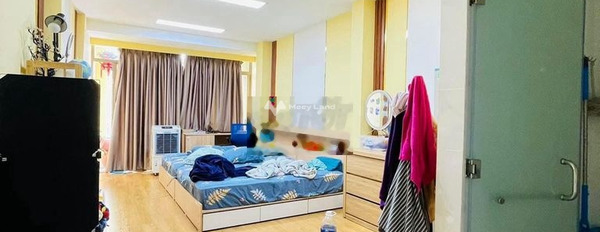 Nhà gồm 7 phòng ngủ cho thuê nhà ở với diện tích thực 60.8m2 giá thuê êm 20 triệu/tháng vị trí đẹp tọa lạc ngay trên Võ Văn Kiệt, Quận 5-02