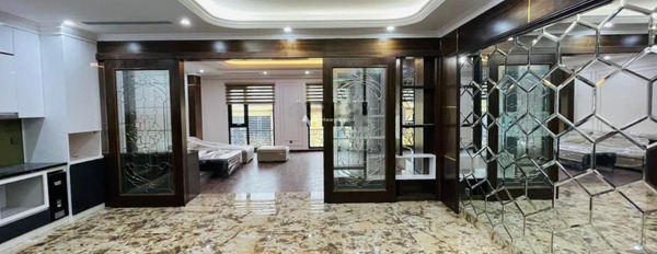 Bán nhà ở có diện tích gồm 180m2 bán ngay với giá siêu khủng chỉ 64 tỷ vị trí đẹp tọa lạc trên Mễ Trì, Nam Từ Liêm-02