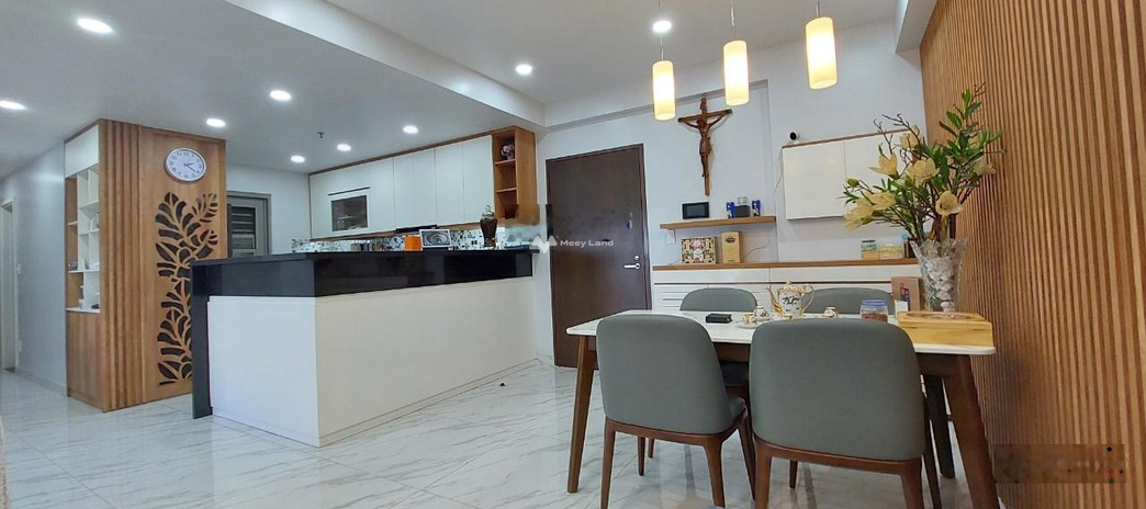 Hướng Tây - Nam, bán chung cư vị trí thuận lợi tọa lạc tại Tân Phú, Quận 7, ngôi căn hộ gồm có 3 PN, 2 WC giá hợp lý