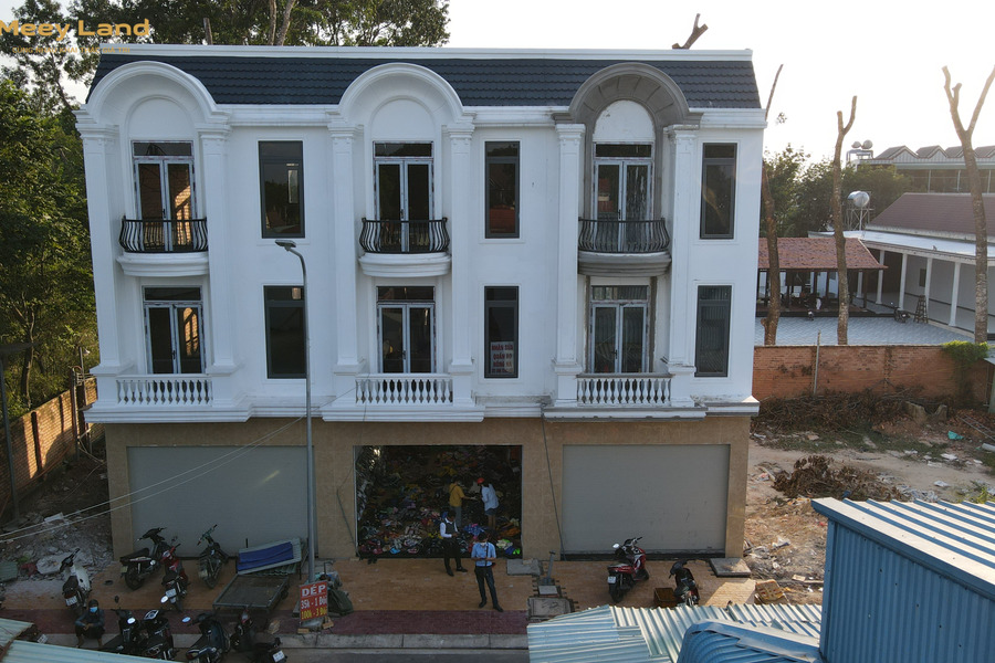 Bán nhà ngay lòng chợ Vĩnh Tân, Vsip 2 Bình Dương, ngân hàng hỗ trợ 60%-01