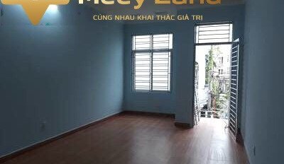 Tại Lam Sơn, Hải Phòng, cho thuê nhà, vào ở luôn giá cực sốc từ 7 triệu/tháng diện tích thực dài 180 m2, nhà này gồm có 3 PN-02