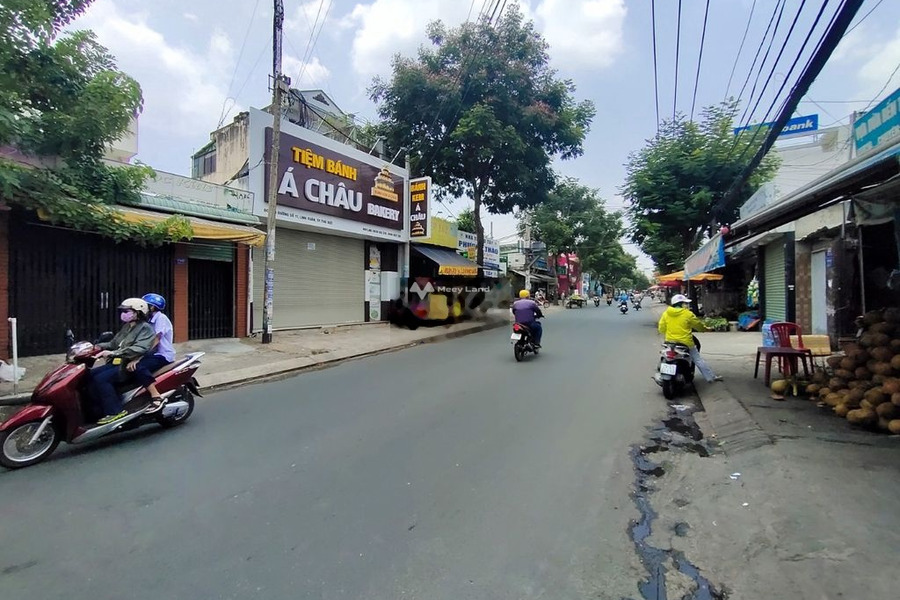 Cho thuê nhà mặt tiền nằm ngay ở Linh Xuân, Thủ Đức, thuê ngay với giá cực kì tốt chỉ 21 triệu/tháng diện tích tổng 210m2, ngôi nhà này có 1 PN-01