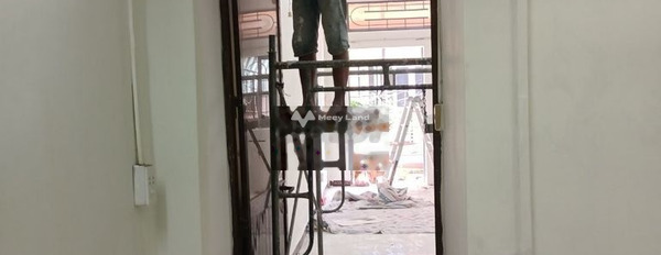 Nhà gồm 2 phòng ngủ, cho thuê nhà, thuê ngay với giá tốt 13 triệu/tháng diện tích chung 60m2 vị trí đặt tọa lạc gần Bình Thới, Phường 11-03