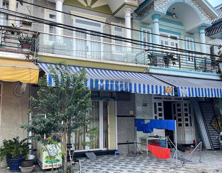Tọa lạc trên Bình Hòa 24, Thuận An bán nhà bán ngay với giá phải chăng từ 3.55 tỷ căn nhà có tổng cộng 3 phòng ngủ 2 WC-01