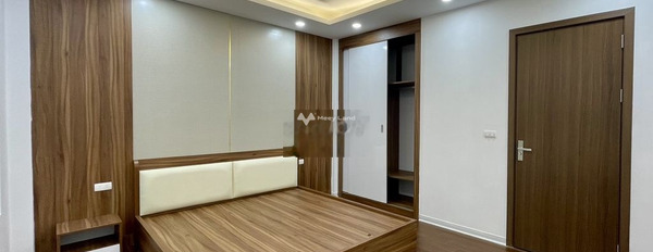 Bán nhà có diện tích gồm 30m2 vị trí đẹp tại Trần Phú, Mộ Lao giá bán cực mềm từ 4.6 tỷ trong nhà gồm có 3 PN, 4 WC-03