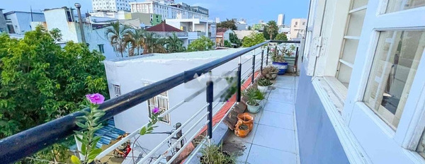 Trong nhà này thì có 4 PN, cho thuê nhà ở với diện tích là 70m2 giá thuê khởi điểm từ 7.5 triệu/tháng vị trí thuận lợi nằm ở Hải Châu I, Đà Nẵng-03