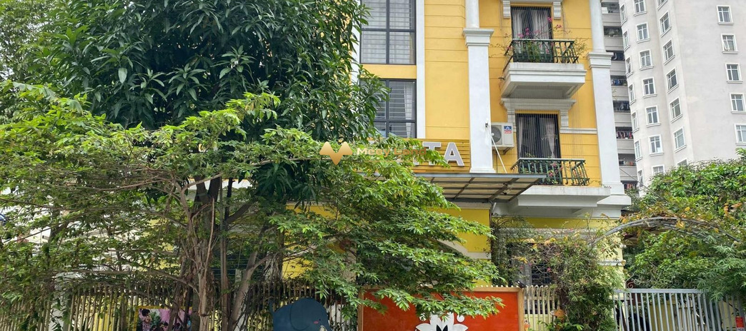 Nằm tại Bắc Từ Liêm, Hà Nội bán chung cư vào ở luôn giá siêu mềm từ 3.1 tỷ, hướng Nam, căn hộ gồm có tất cả 2 PN, 2 WC giá tốt nhất
