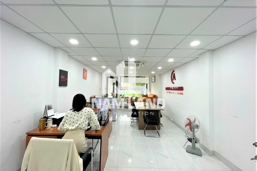 Cho thuê sàn văn phòng giá thuê siêu tốt 35 triệu/tháng vị trí ở Nguyễn Hoàng, An Phú có diện tích rộng 300m2-01