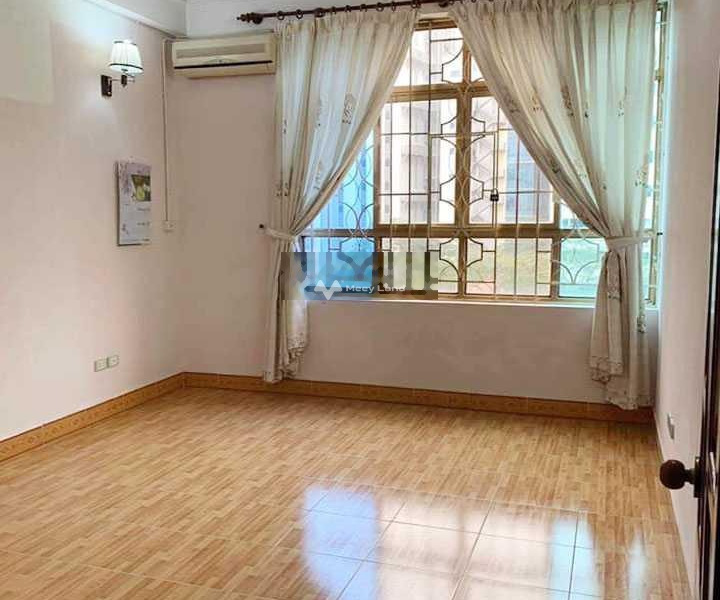 Vị trí đặt ngay trung tâm Duy Tân, Dịch Vọng cho thuê nhà thuê ngay với giá chốt nhanh 62 triệu/tháng, trong căn này thì có 9 phòng ngủ-01