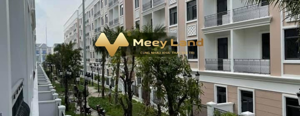 Tổng quan ở trong căn nhà 4 phòng ngủ bán nhà giá rẻ 27.5 tỷ có diện tích 200 m2 vị trí đẹp ngay tại Nguyễn Xiển, Quận 9-03