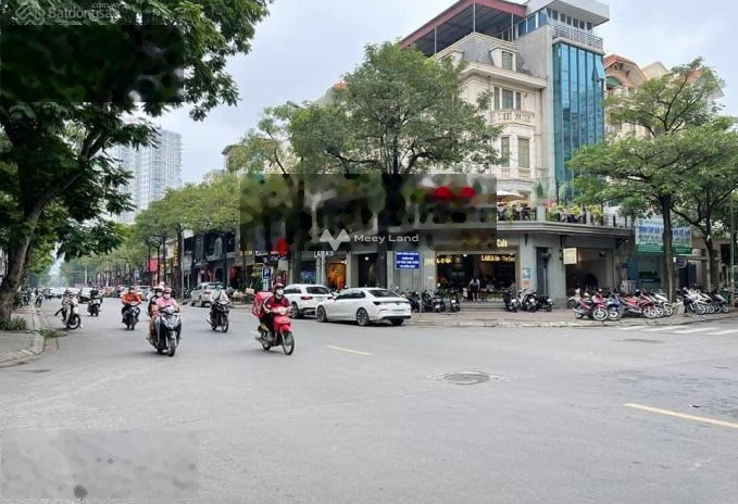 Vị trí ở Trần Vỹ, Hà Nội bán nhà bán ngay với giá từ 35 tỷ có diện tích chung 104m2 tổng quan ở trong ngôi nhà 6 PN lh xem trực tiếp