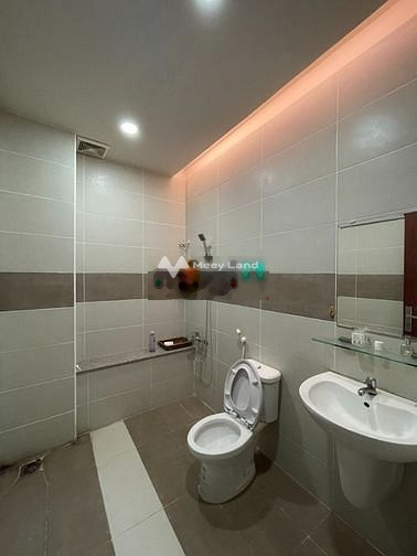 Trong nhà nhìn chung gồm có 6 PN, cho thuê nhà, giá thuê gốc 32 triệu/tháng với tổng diện tích 90m2 vị trí đẹp nằm ở Phú Nhuận, Hồ Chí Minh-01