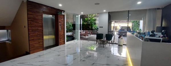 Nhà 12 PN bán nhà ở có diện tích chung là 247m2 bán ngay với giá tốt nhất 106 tỷ vị trí thuận tiện Nguyễn Văn Thủ, Quận 1-03