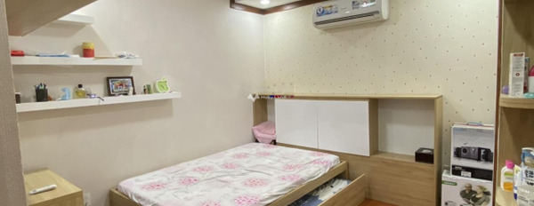 Căn hộ 2 PN, bán căn hộ hướng Bắc vị trí đặt ở trong Quận 7, Hồ Chí Minh, tổng quan bao gồm có 2 phòng ngủ, 2 WC nói không với trung gian-03