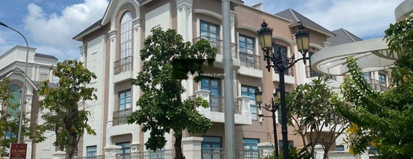 3 phòng ngủ, bán biệt thự với diện tích là 320m2 giá bán bất ngờ 39 tỷ vị trí thuận tiện ngay tại Quận 9, Hồ Chí Minh-02