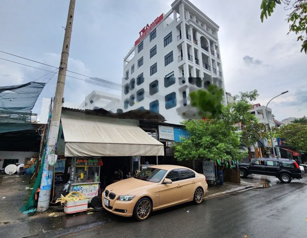 Gia đình định cư bán gấp nhà góc 2MT đường Quốc Hương, P. Thảo Điền, Quận 2, 10.5x35m, giá 83 tỷ 