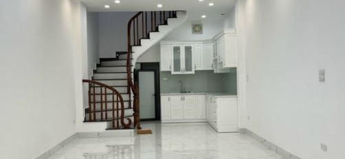 Nhà có 3 PN bán nhà ở có diện tích 50 m2 giá chốt nhanh chỉ 6.7 tỷ vị trí đẹp ở Đống Mác, Hà Nội, hướng Bắc, lộ nhựa 10 mét-02