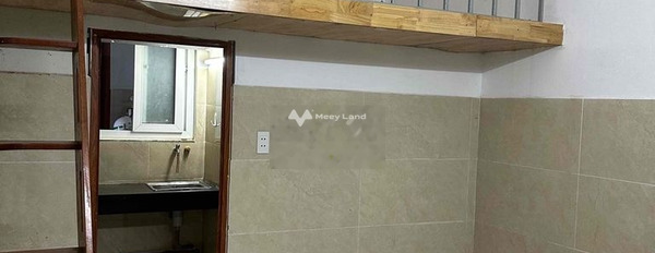 Cho thuê phòng trọ diện tích là 20m2 vị trí ngay trên Phường 14, Tân Bình giá thuê khuyến mãi 400 triệu/tháng tổng quan căn này thì có Nhà trống-02