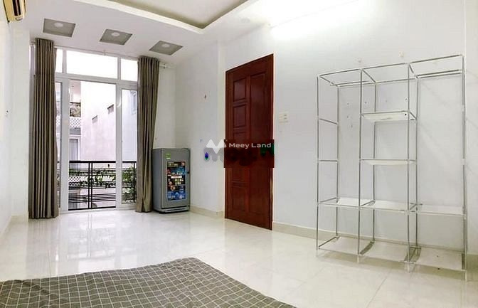 Với diện tích khoảng 18m2 cho thuê phòng trọ vị trí đẹp nằm trên Phan Đăng Lưu, Hồ Chí Minh nội thất đầy đủ-01