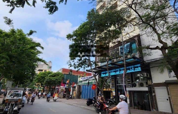 Cần bán nhà ở Nằm ngay trên Ngọc Khánh, Hà Nội giá bán chính chủ chỉ 44.8 tỷ có diện tích chính 70m2 giá tốt nhất